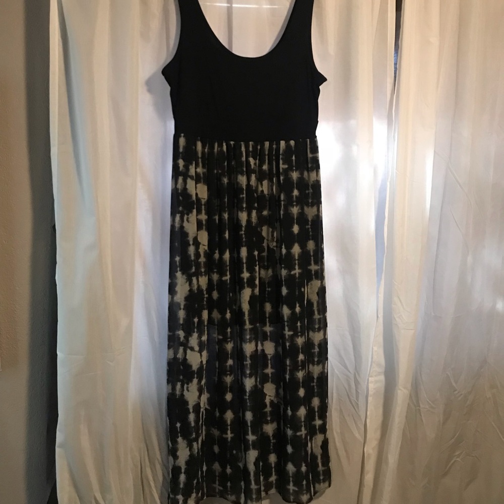 Torrid maxi dress tie dye look. Size 1